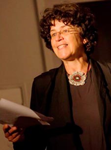 Marie-Cécile du Manoir est scénariste et metteur en scène de la Compagnie du Rêve
